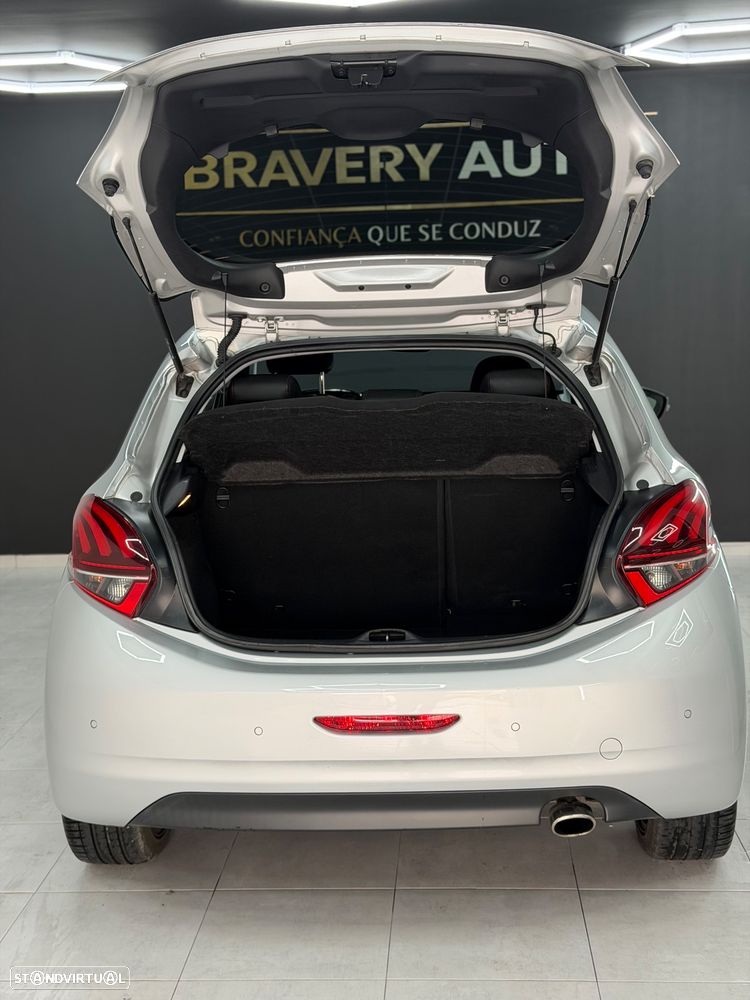 Peugeot 208 1.2 PureTech GT Line EAT6 - 11