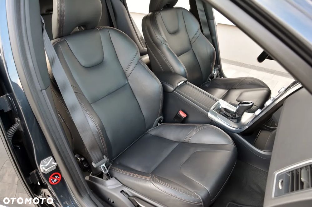 Volvo XC 60 D4 Geartronic Summum - 24