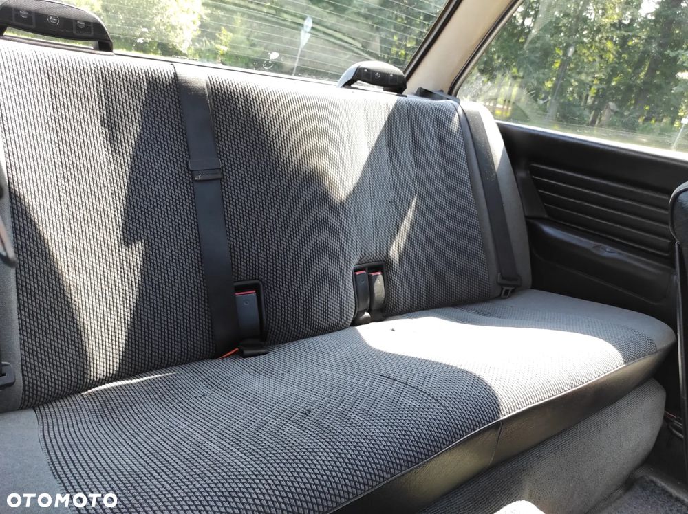 BMW Seria 3 318i - 22