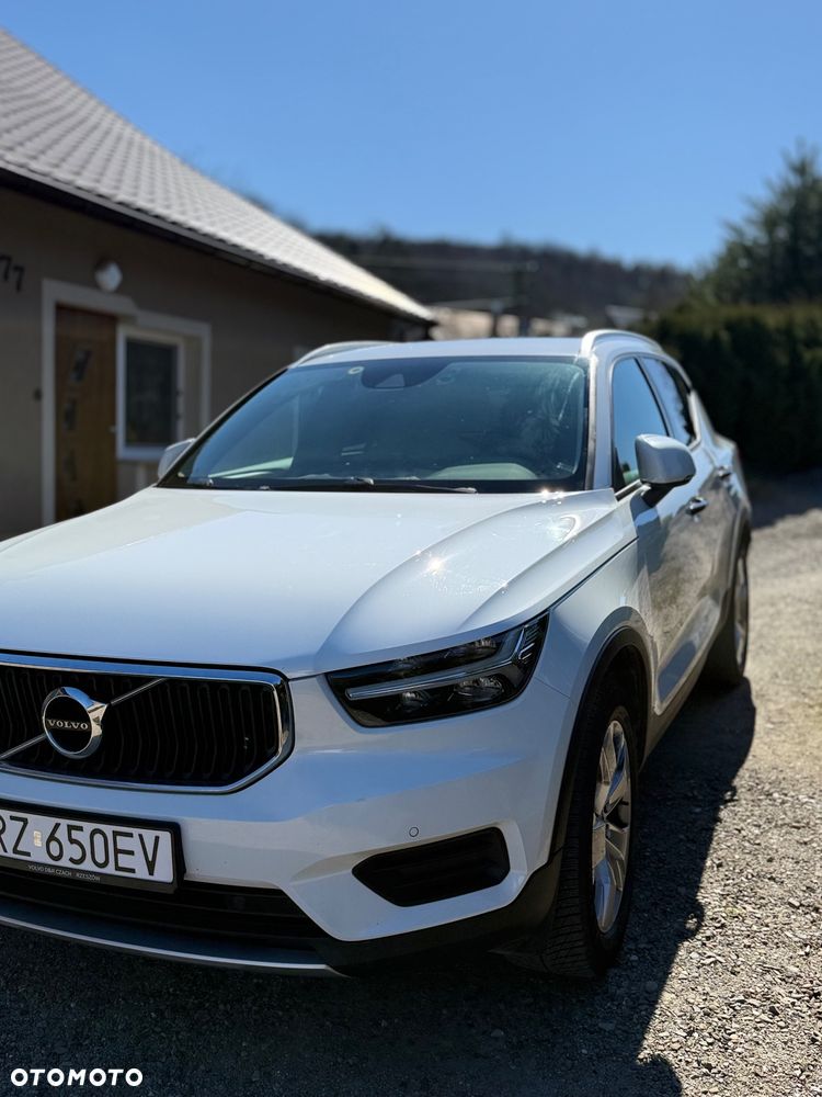 Volvo XC 40 T3 Momentum Pro - 2