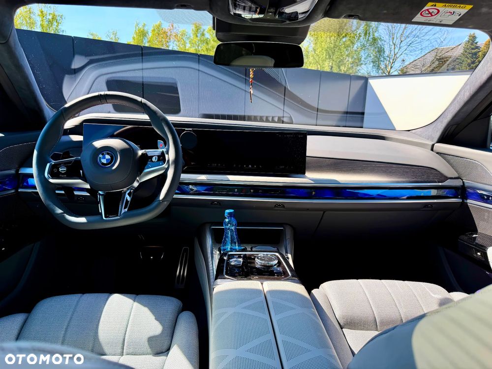 BMW Seria 7 M760e PHEV xDrive sport - 18
