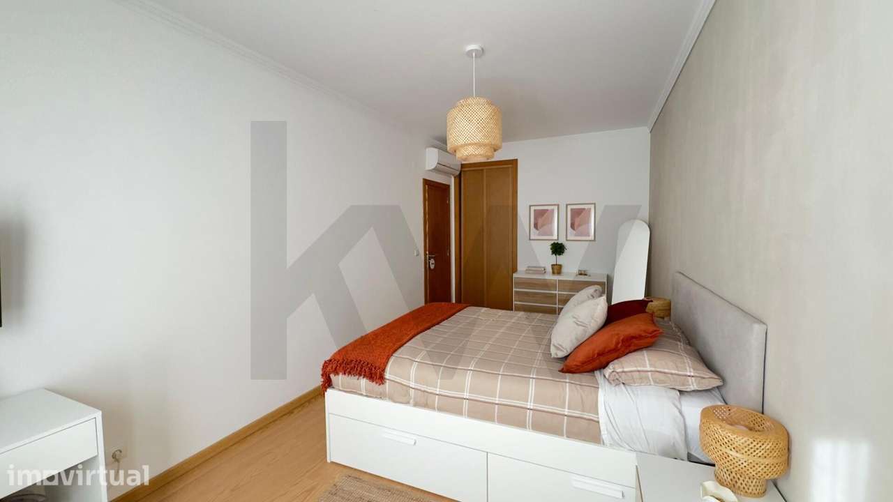 Apartamento T2 com 88 m2 em Belas, Sintra - com arrecadação e vaga de - Grande imagem: 3/10