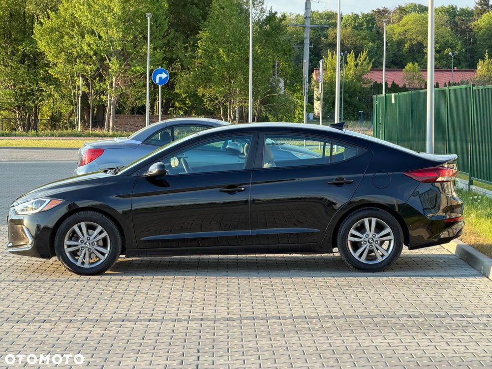 Hyundai Elantra - 5