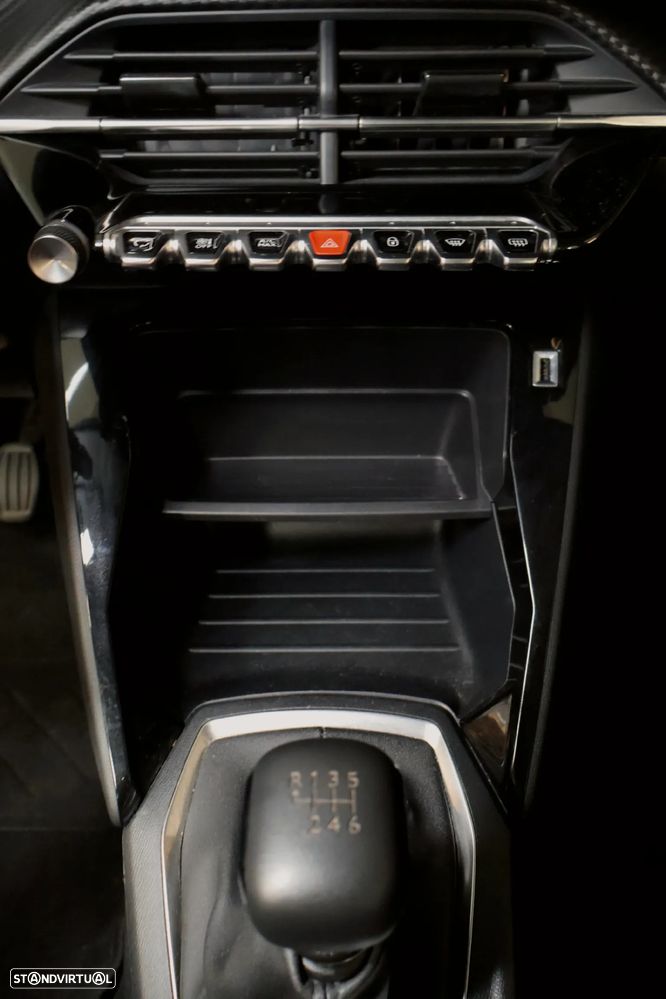 Peugeot 208 1.2 PureTech Active Pack - 12