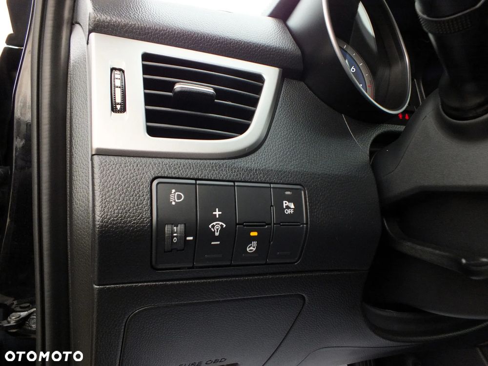 Hyundai i30 blue 1.6 GDI Passion - 13