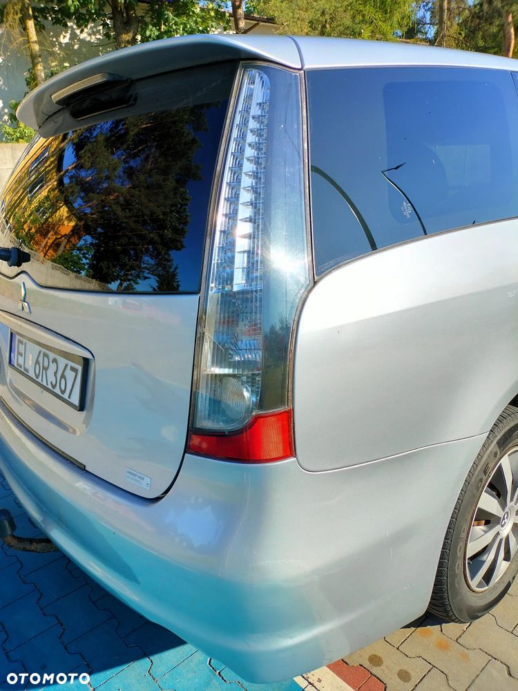 Mitsubishi Grandis - 10