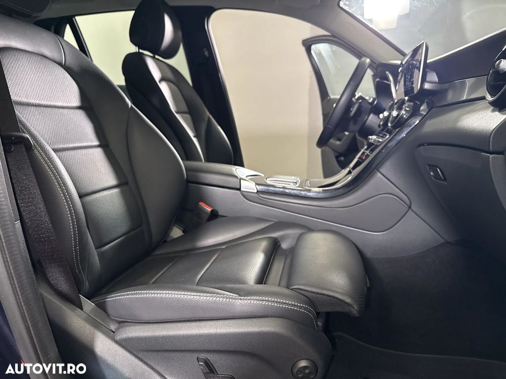 Mercedes-Benz GLC 300 e 4MATIC - 12