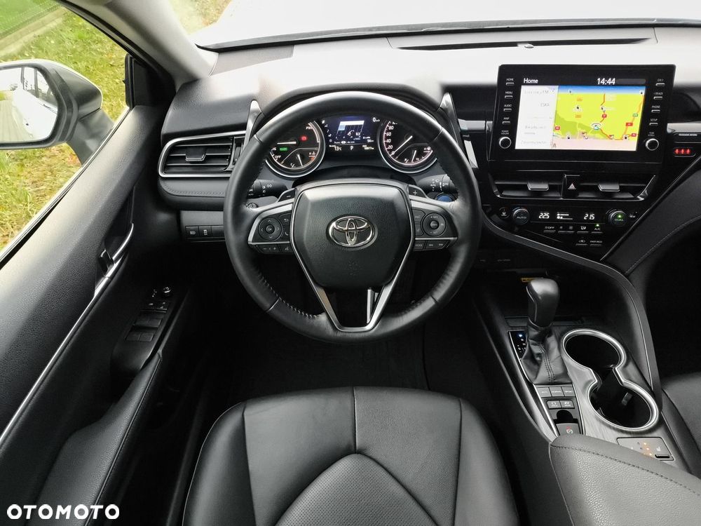 Toyota Camry 2.5 Hybrid Executive CVT - 12