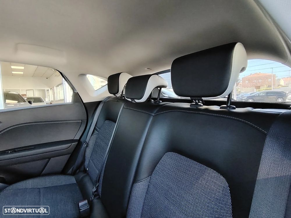 Renault Captur 1.6 E-Tech Full Hybrid Techno - 17