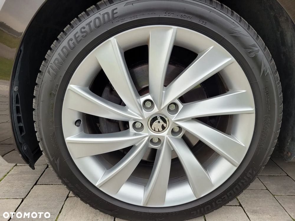 Skoda Superb 2.0 TDI 4x4 L&K DSG - 9