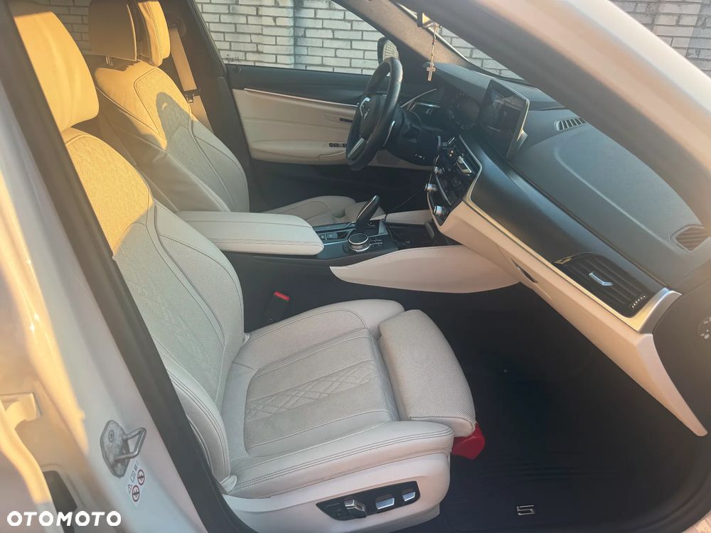BMW Seria 5 520d xDrive M Sport sport - 14