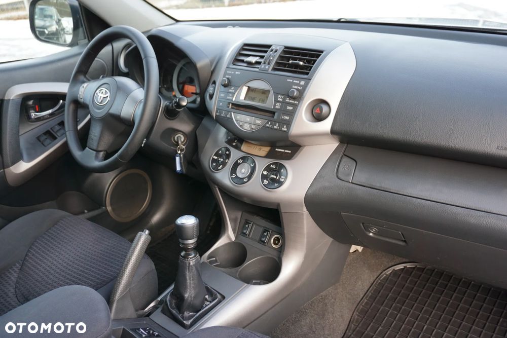 Toyota RAV4 2.2 D-CAT 4x4 Sol - 17