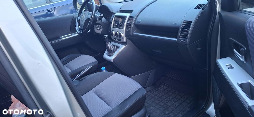 Mazda 5 2005 photo 4