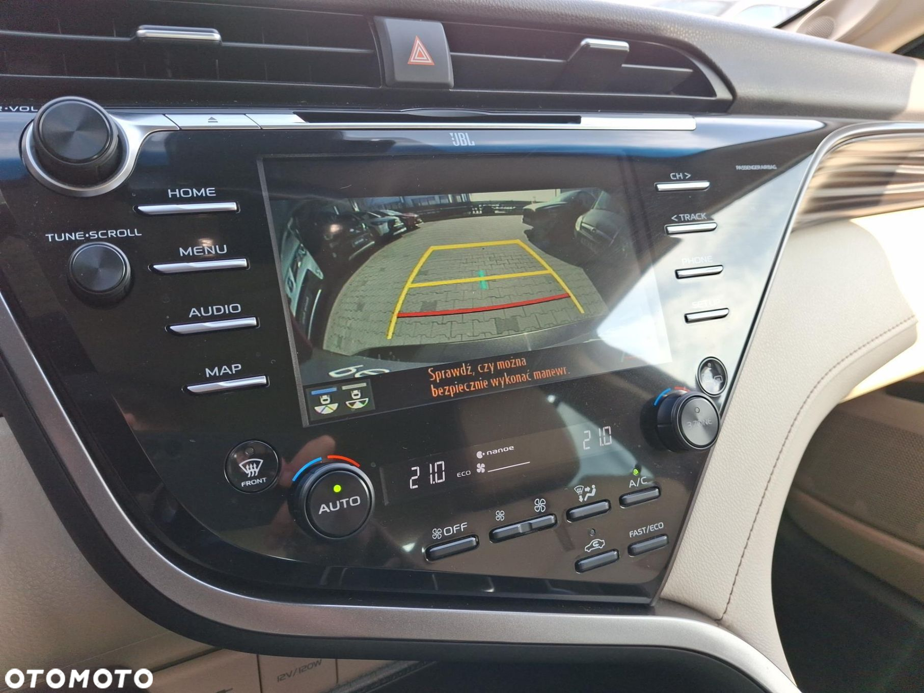 Toyota Camry - 19