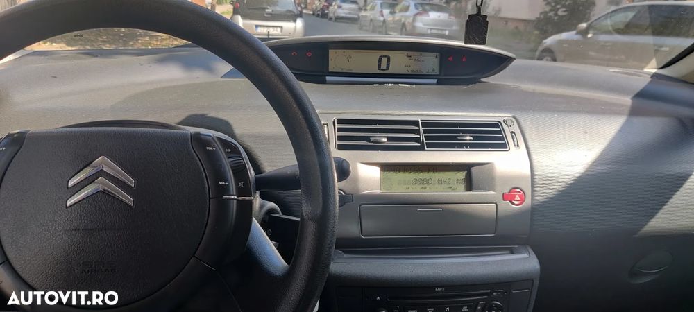 Citroën C4 HDi 90 FAP Style - 5