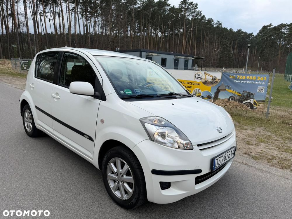 Daihatsu Sirion - 5