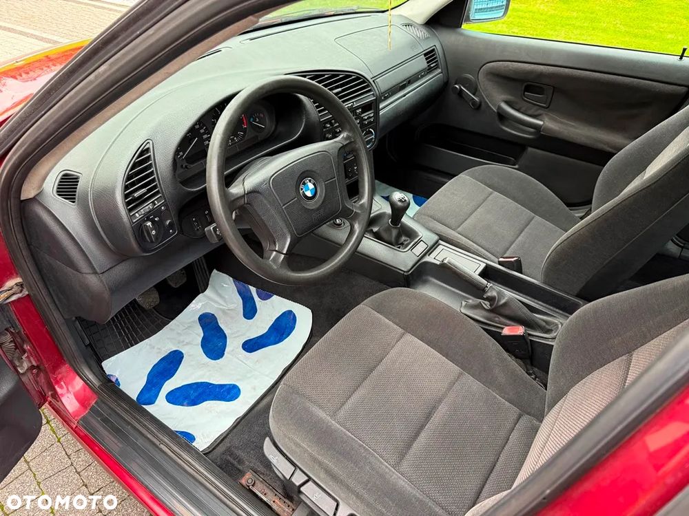 BMW Seria 3 316i - 5