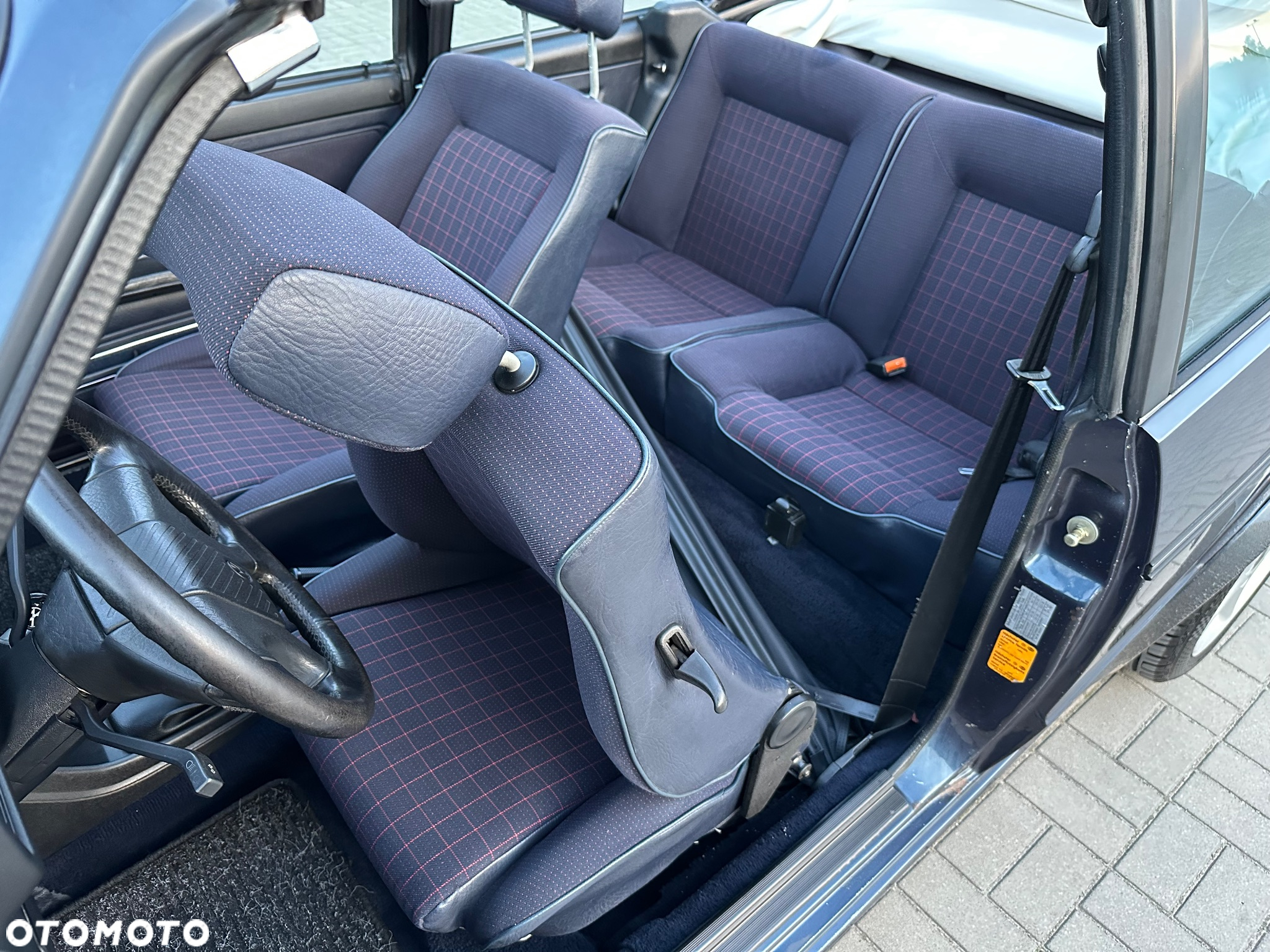 Volkswagen Golf 1.6 GL - 14