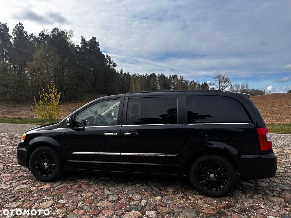 Chrysler Town & Country 3.6 Limited - 8