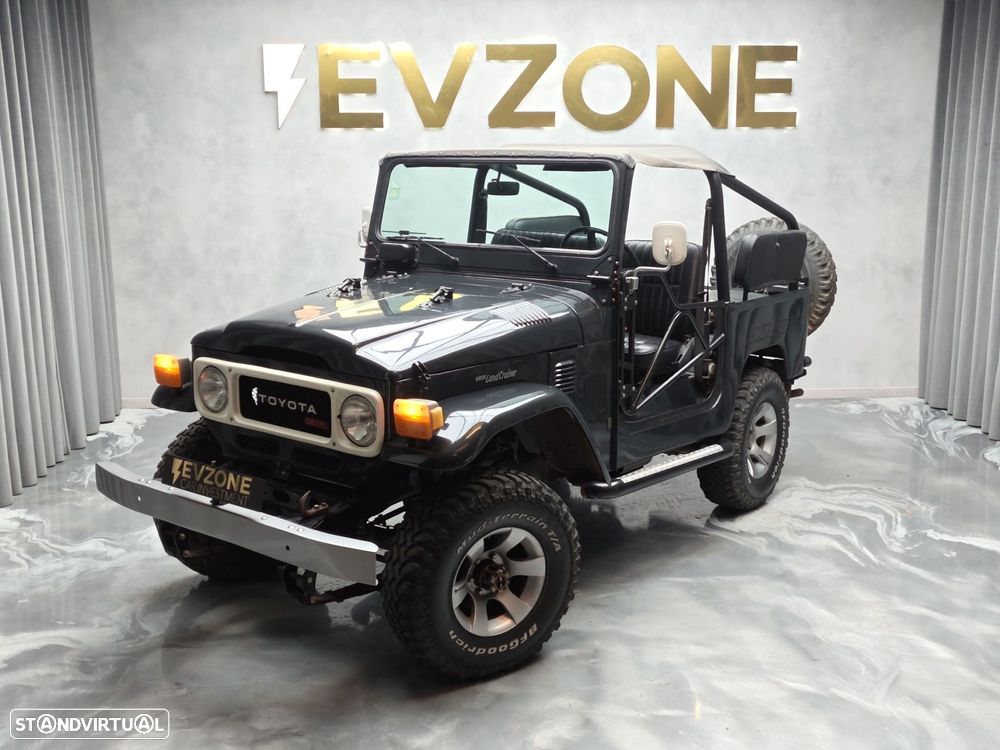 Toyota Land Cruiser - 1