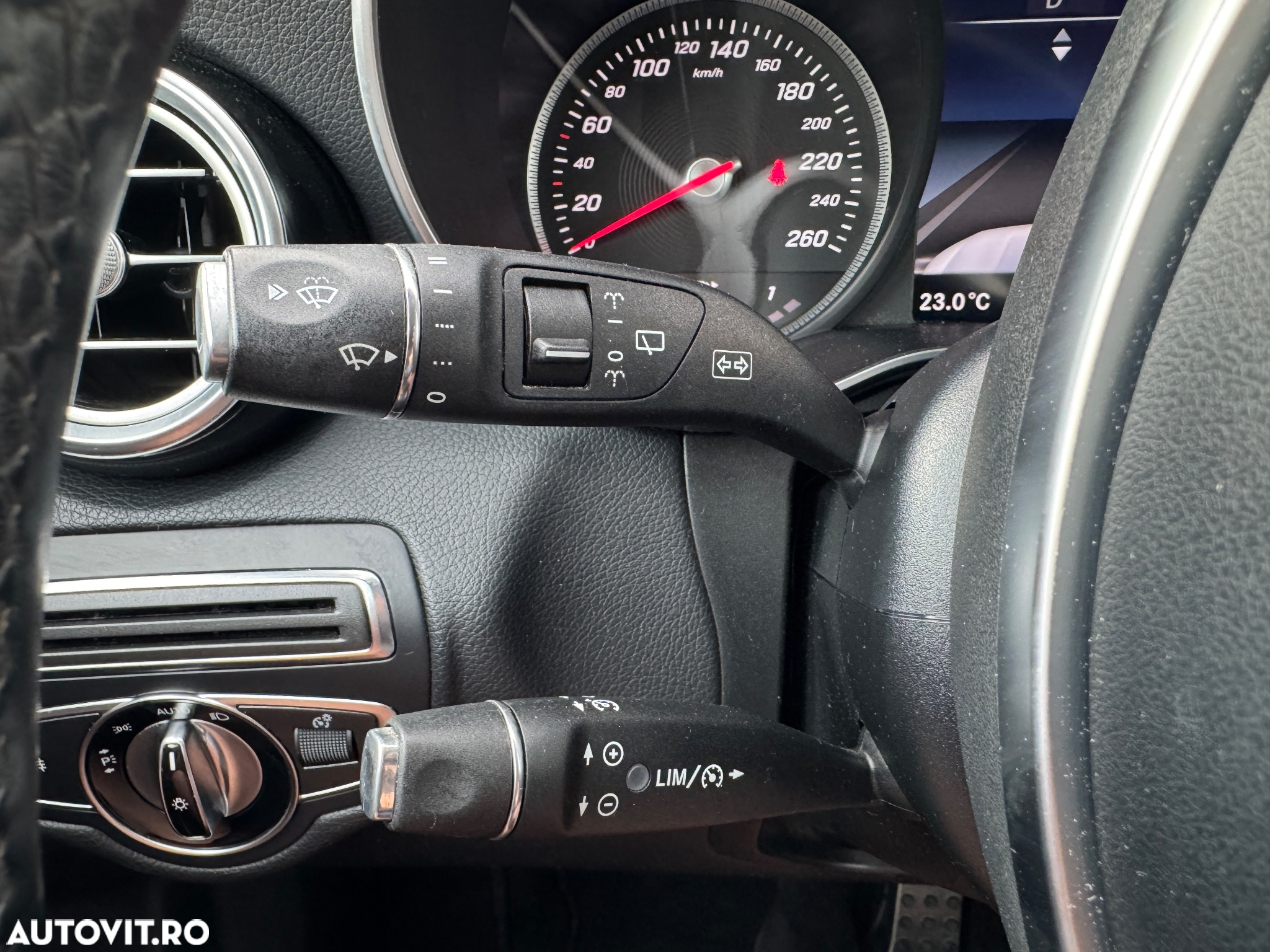 Mercedes-Benz GLC 250 d 4Matic 9G-TRONIC AMG Line - 31