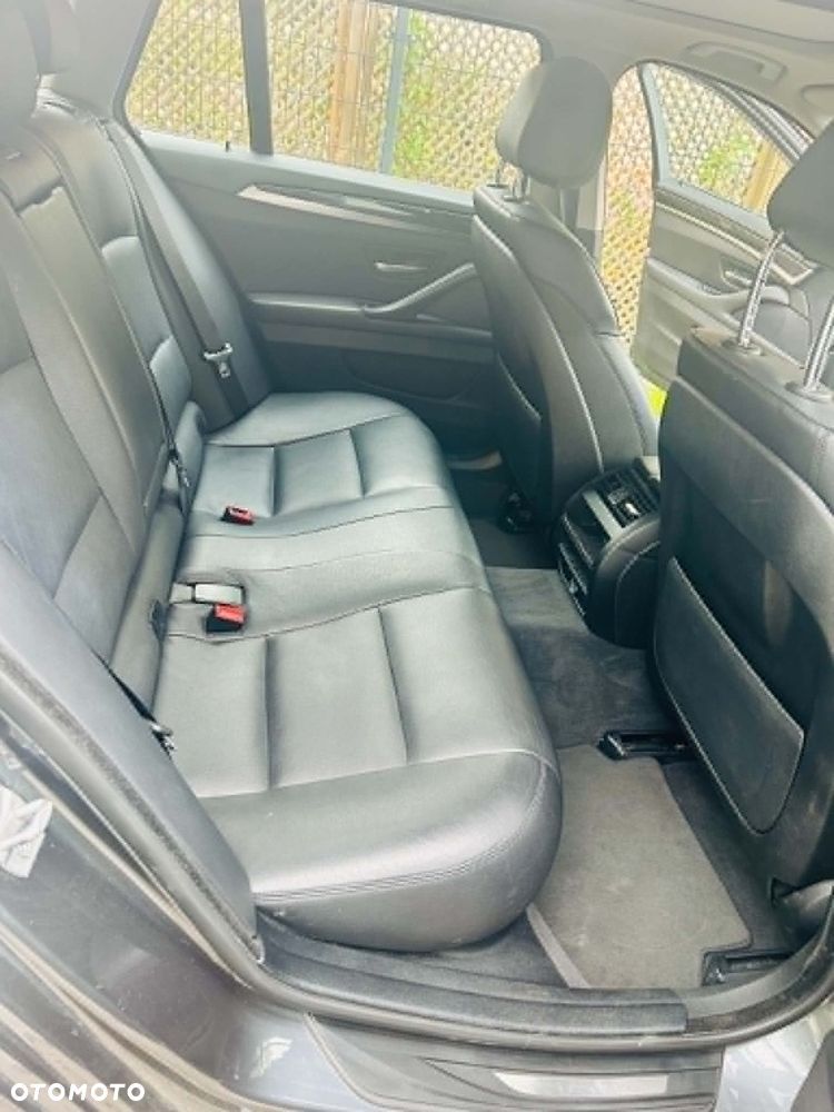 BMW Seria 5 520d xDrive - 15