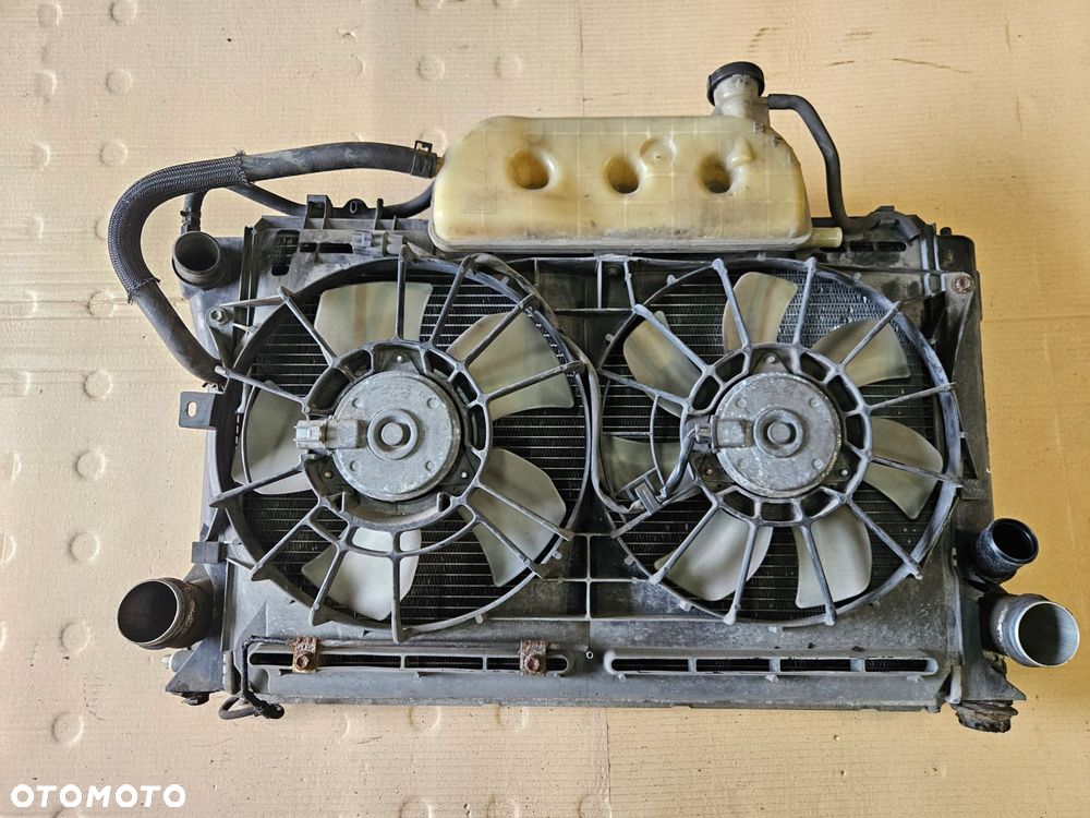 toyota avensis t25 06-08 2.0 d4d corolla verso ii chłodnice - 1