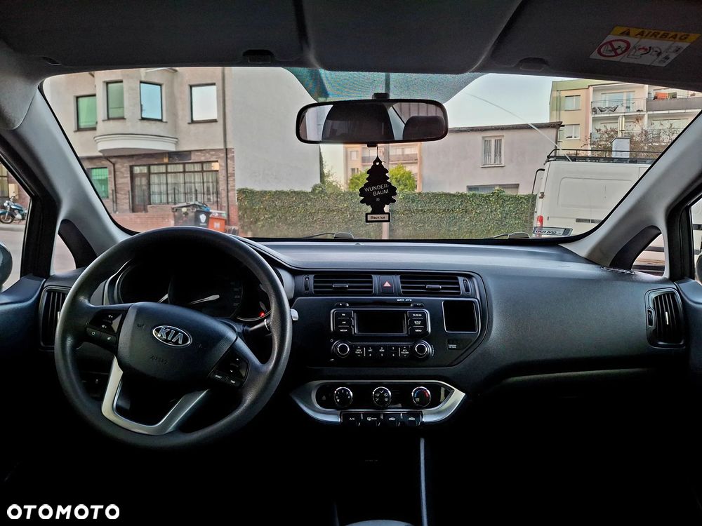 Kia Rio - 36