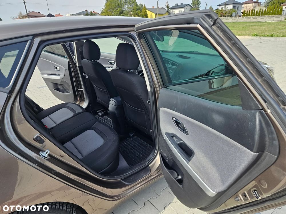 Kia Ceed 1.6 CRDi 128 Spirit - 13