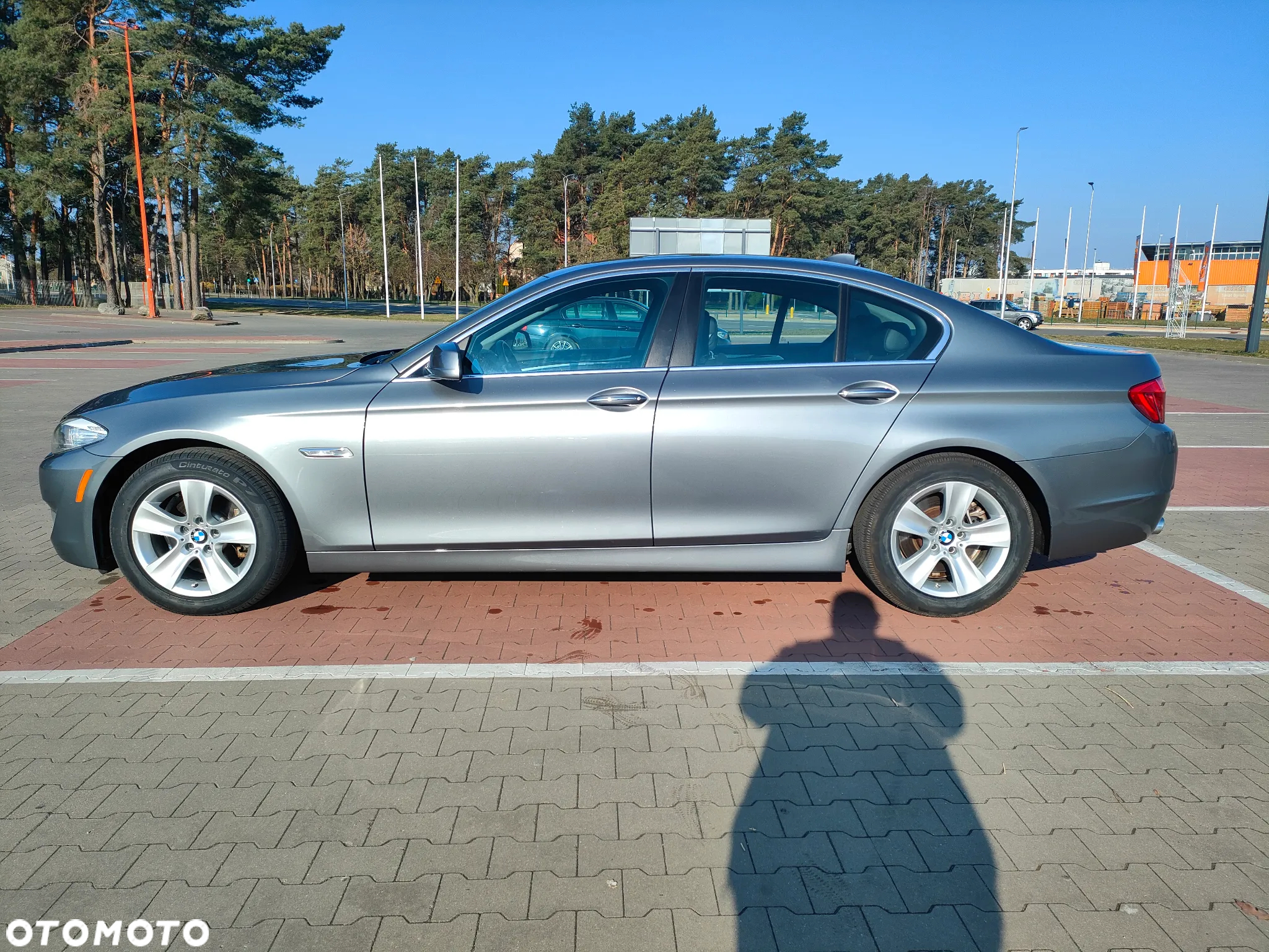 BMW Seria 5 528i - 2