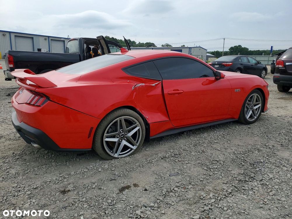 Ford Mustang - 3