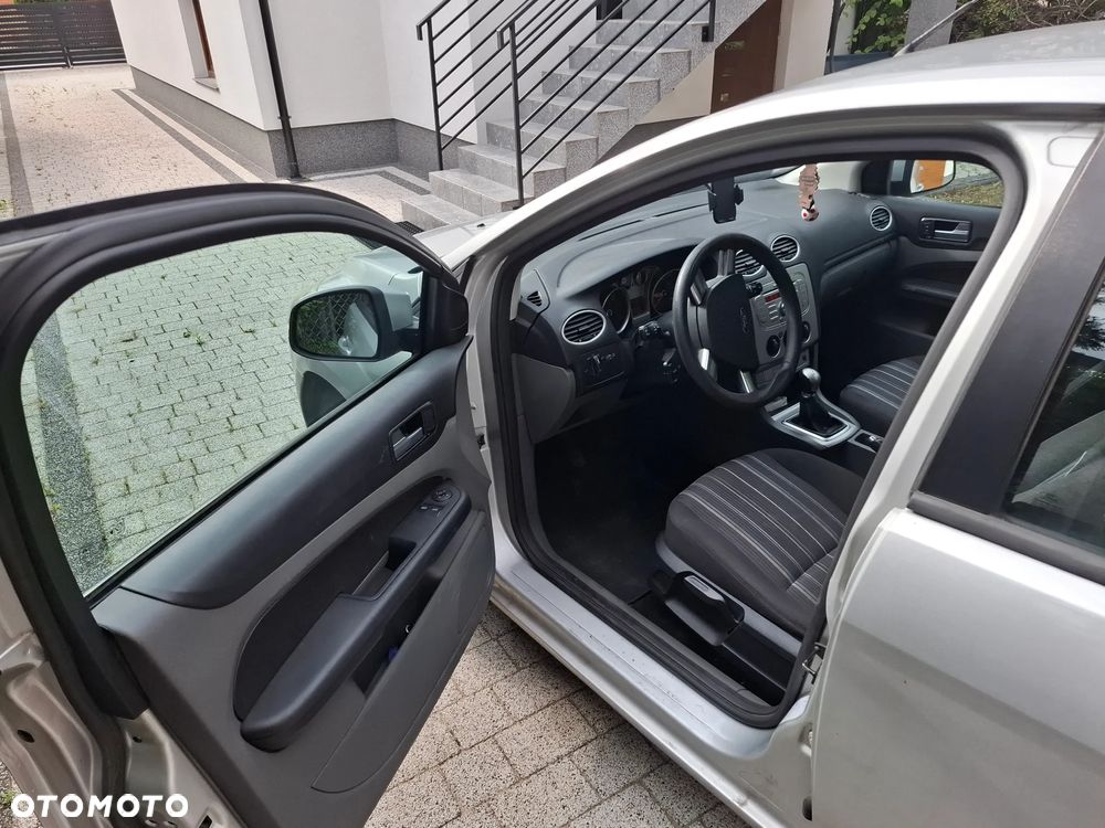 Ford Focus 1.8 TDCi Ambiente - 11