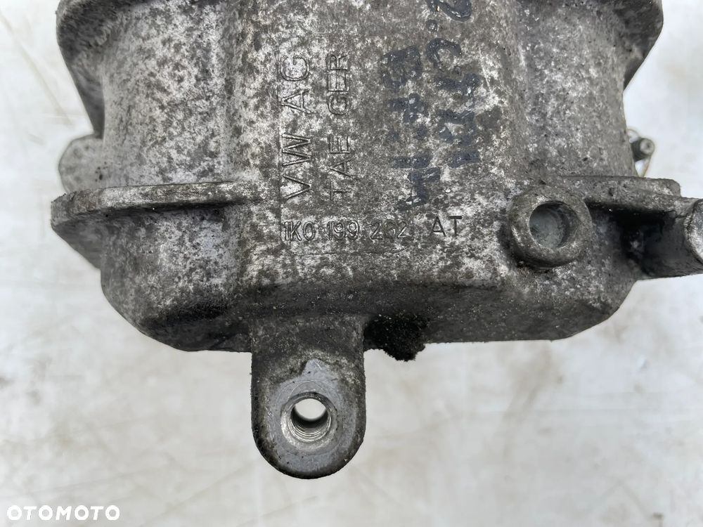 PODUSZKA ŁAPA AUDI A3 8P GOLF  V 2.0 TDI BMM 1K0199262AT - 2