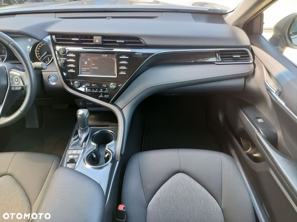 Toyota Camry 2.5 Hybrid Comfort CVT - 26