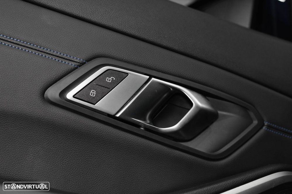 BMW 320 e Pack M Auto - 34