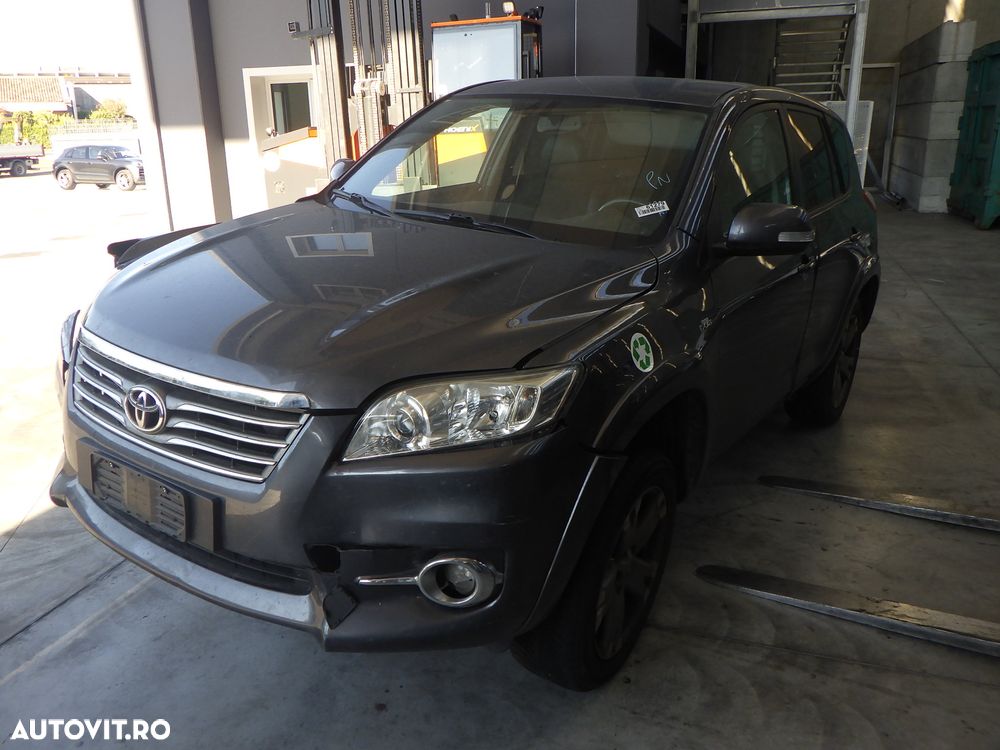 Dezmembrez Toyota RAV 4 , 2.2D ,an 2011 , tip motor 2AD - 1