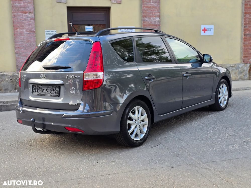 Hyundai i30 1.6 CRDI GLS PREMIUM - 4