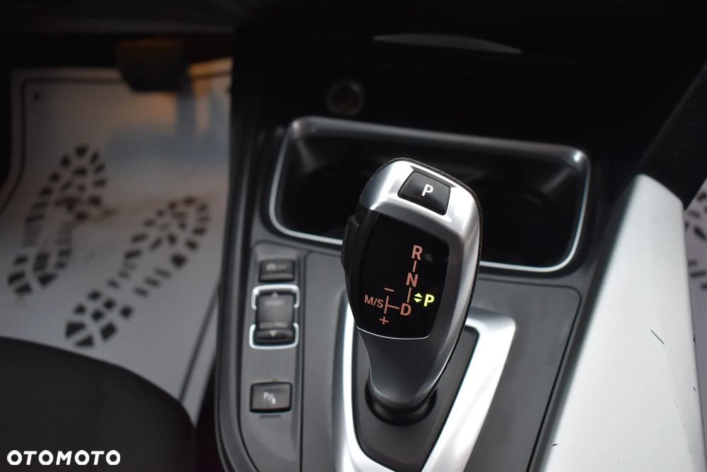 BMW Seria 3 - 36