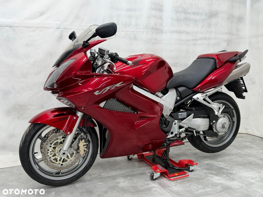 Honda VFR - 2