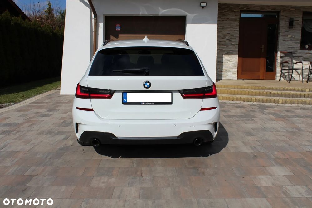 BMW Seria 3 320i M Sport - 10