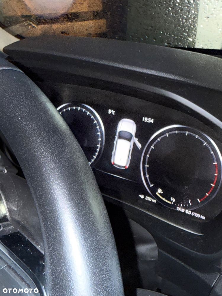 Volvo XC 40 T3 Momentum Pro - 22