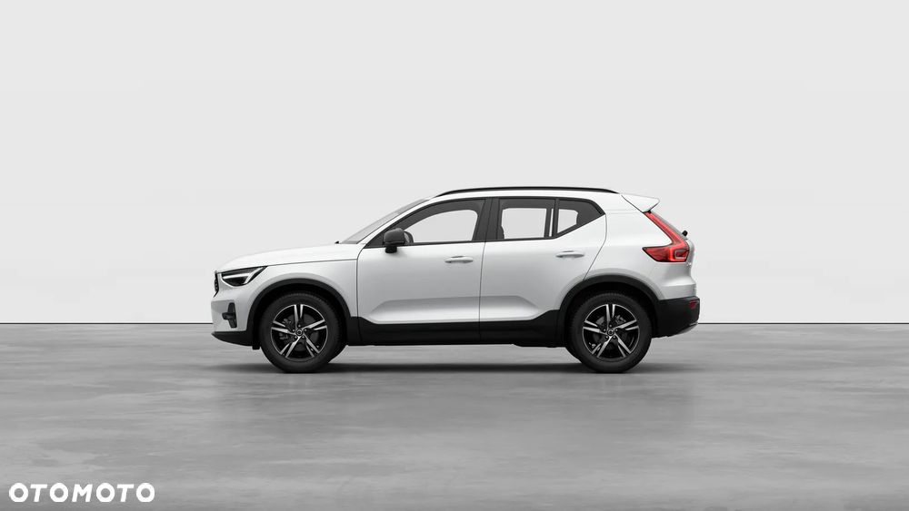 Volvo XC 40 B3 Plus Dark - 3
