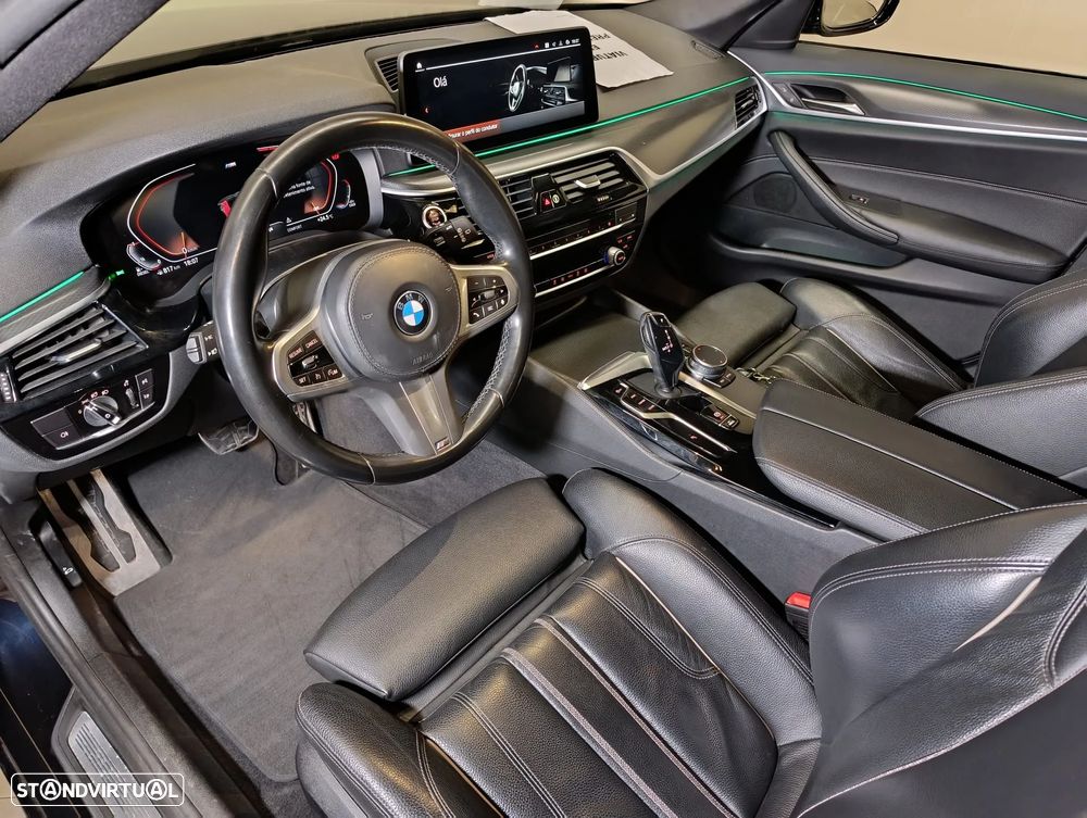 BMW 520 d Pack Desportivo M Auto - 13