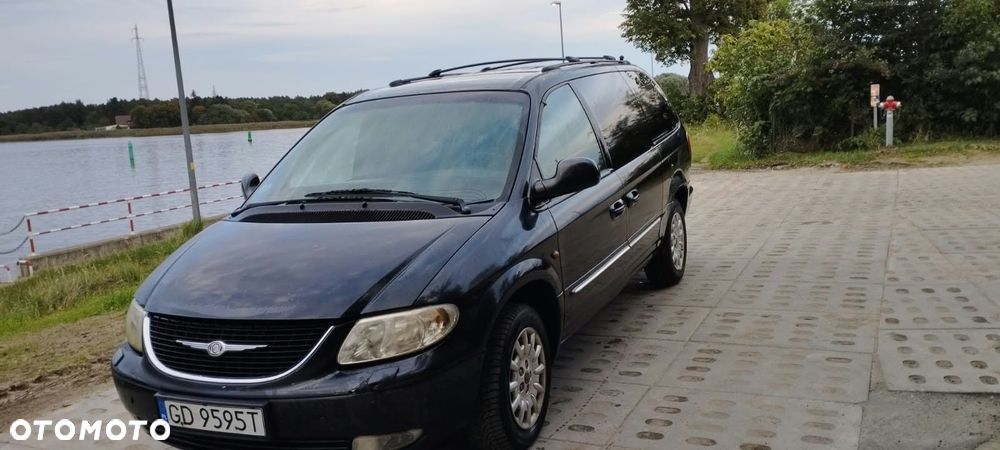 Chrysler Grand Voyager 2002 photo 2