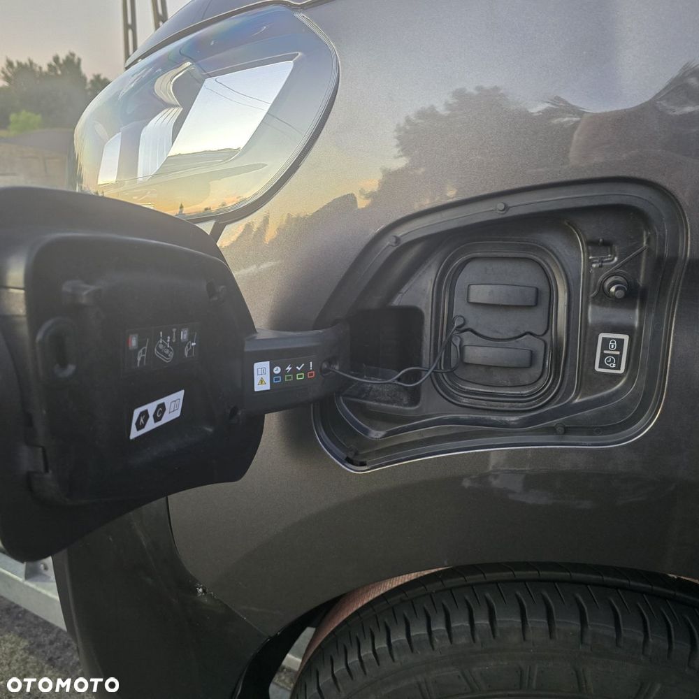 Opel VIVARO elektro 75 KWh wersja L3 faktura Vat 23% - 21
