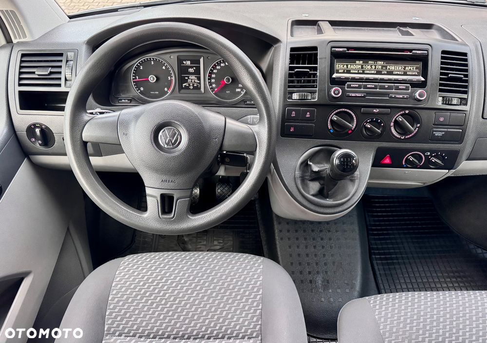 Volkswagen Caravelle - 19