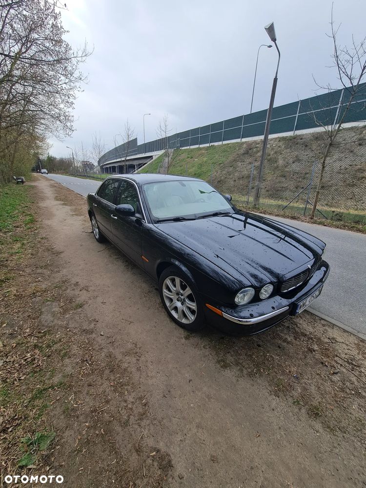 Jaguar XJ XJ8 4.2 LWB Sovereign - 2