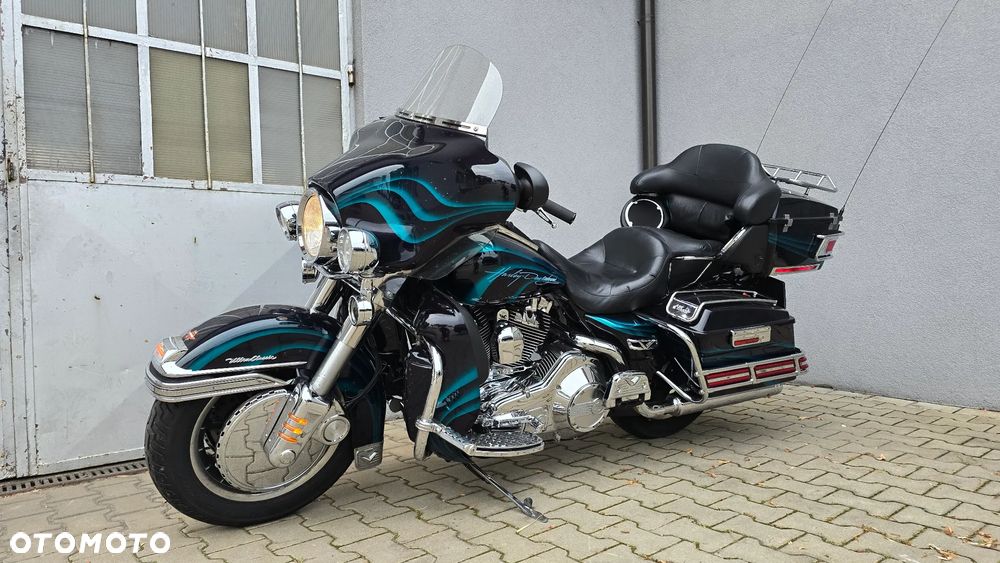 Harley-Davidson FLHTCU Ultra - 1