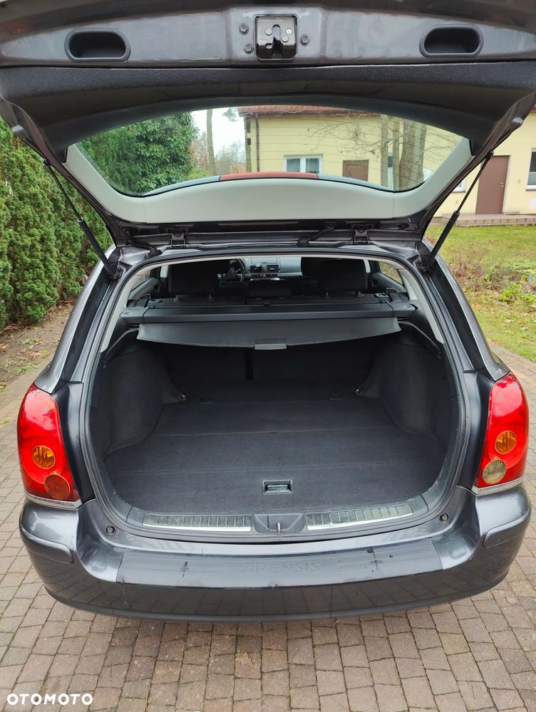 Toyota Avensis 1.8 VVT-i Automatik Sol - 4