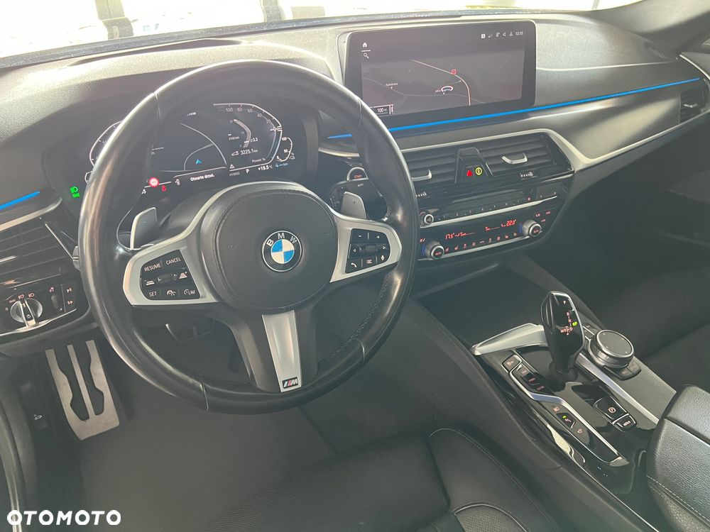 BMW Seria 5 520e M Sport sport - 15